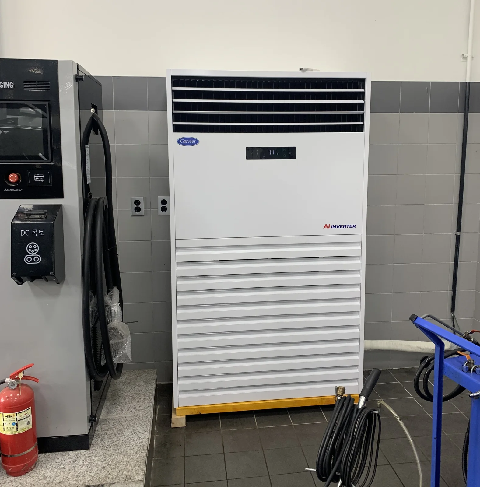 상업시설 벽걸이 및 스탠드 설치사례 33